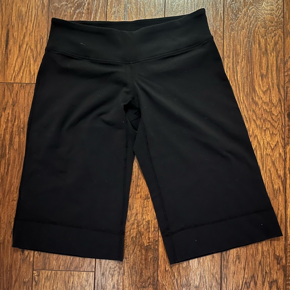 Lululemon crops straight leg size M